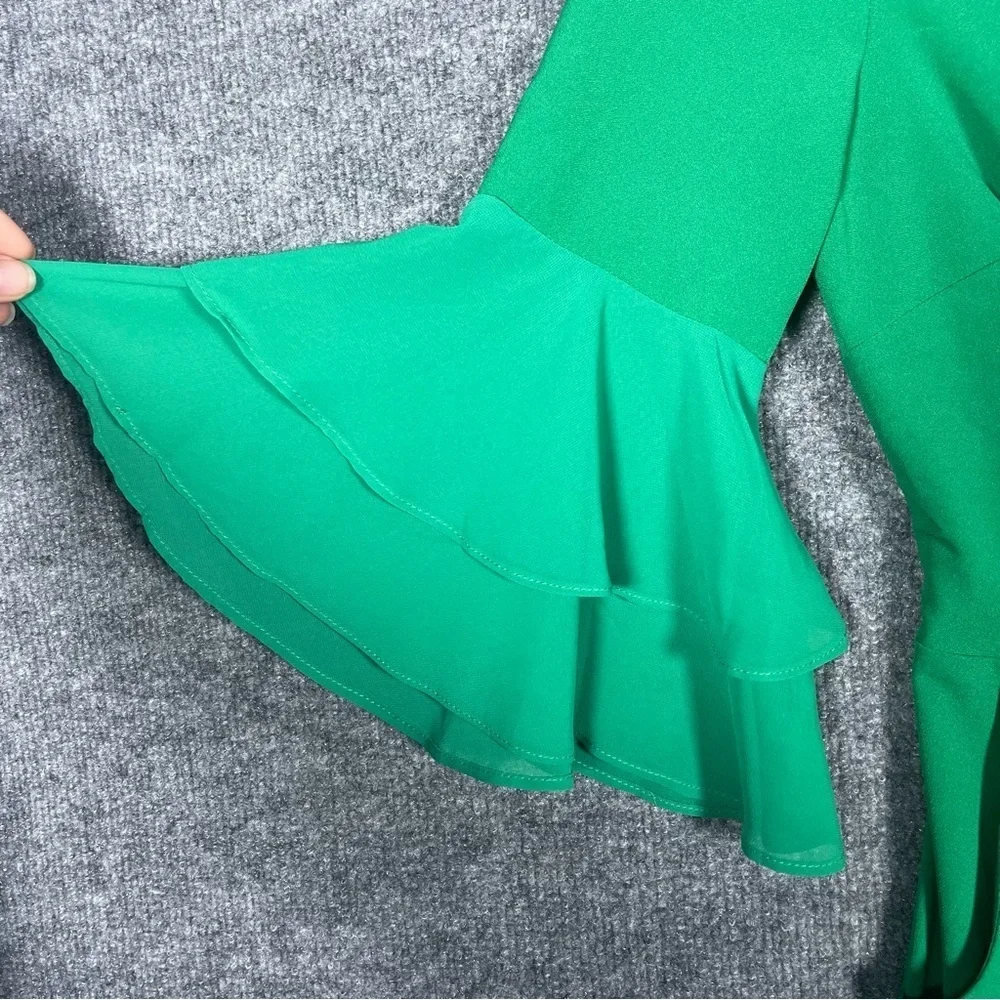 NWT Bebe SZ 0 Kelly Green Nora Jumper Festive Cut Out Tiered Bell Sleeve Pockets